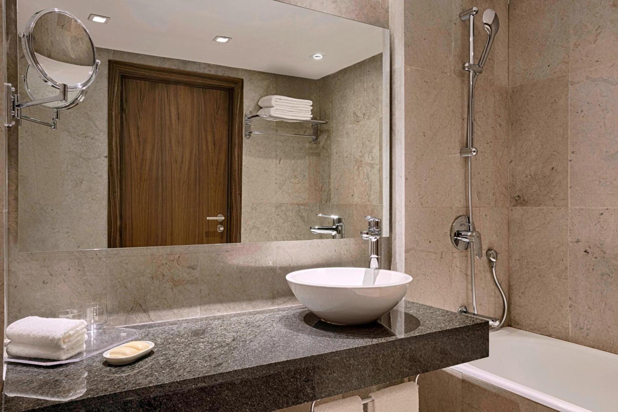 Sheraton Tunis Hotel Экстерьер фото